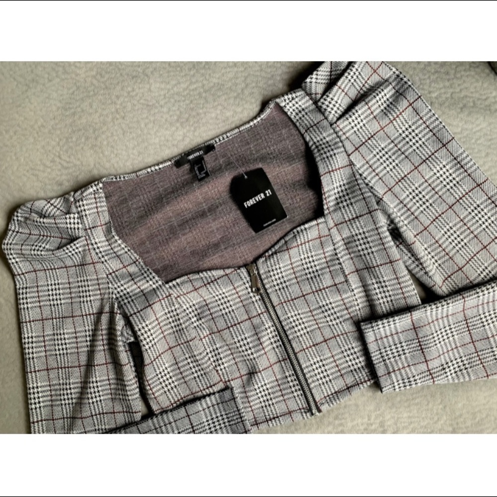 NWT Forever 21 Zip Up Crop Top